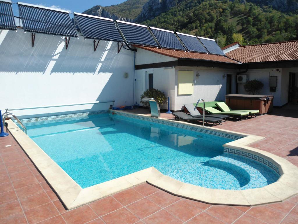 Pensiunea La Dolce Vita Băile Herculane Exterior foto
