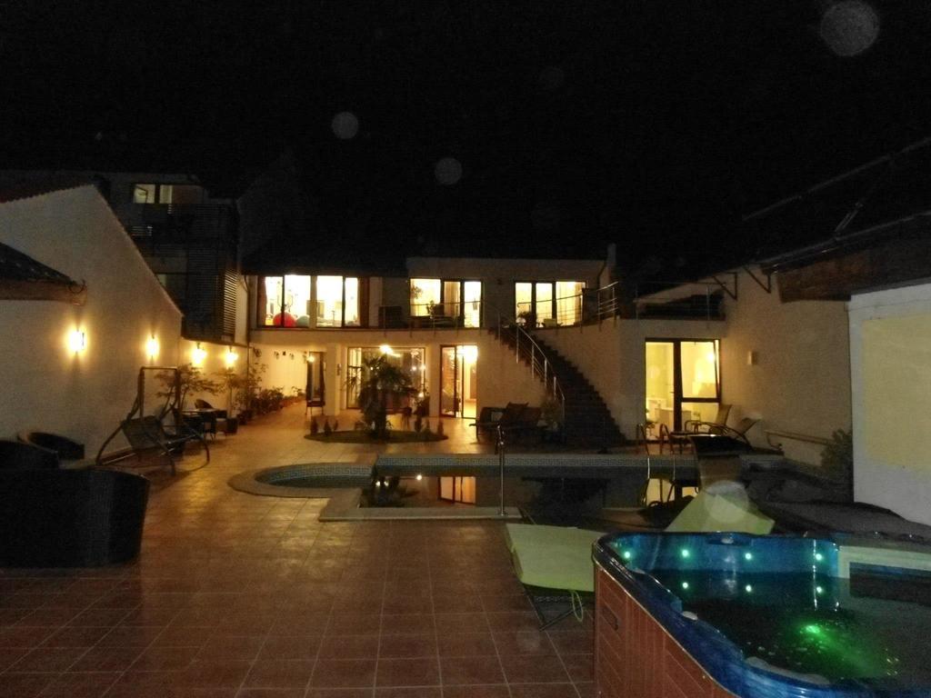 Pensiunea La Dolce Vita Băile Herculane Exterior foto