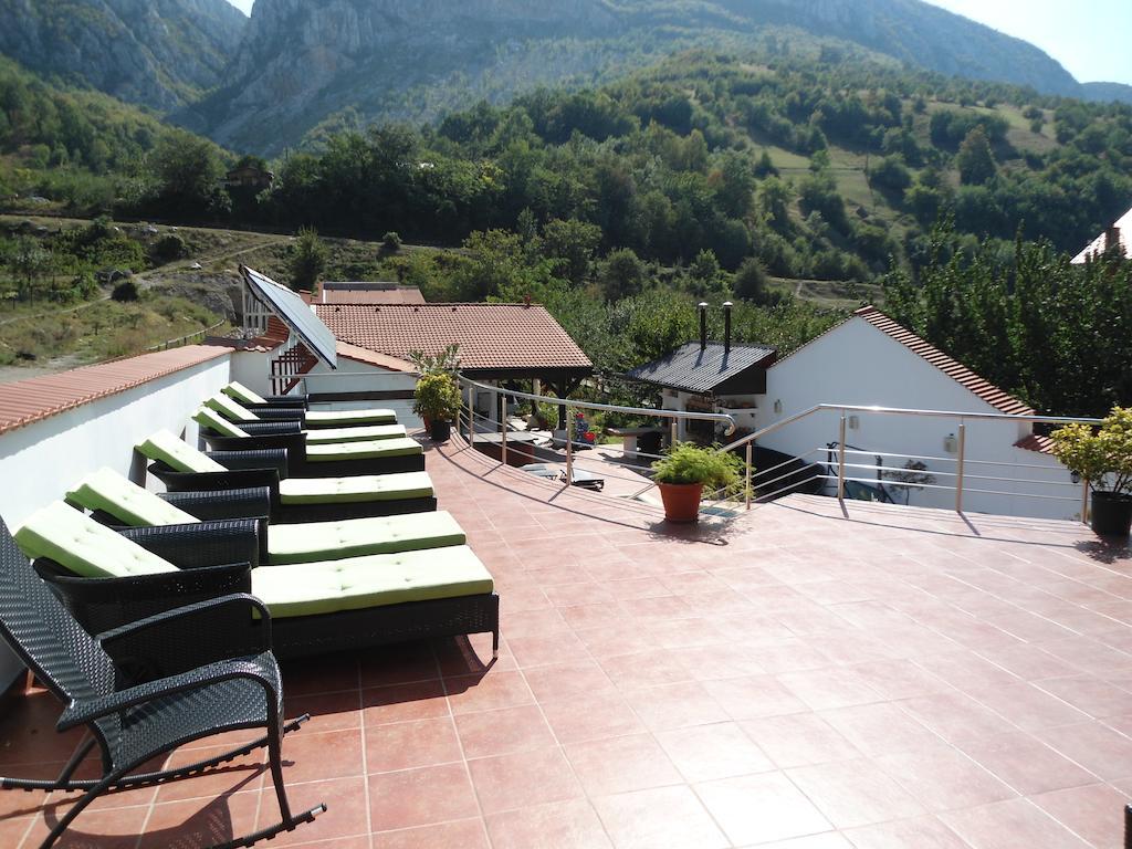 Pensiunea La Dolce Vita Băile Herculane Exterior foto